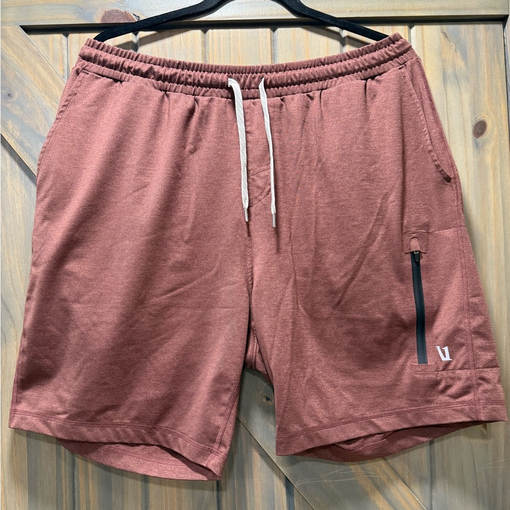Vuori Men’s red Cranberey unlined shorts XL